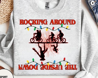 Schaukeln um die Upside Down Sweatshirt, fröhliche Upside Down Weihnachtspullover, Retro 80er Jahre lustiger Urlaub Weihnachten Dinge Film Fans Sweatshirt