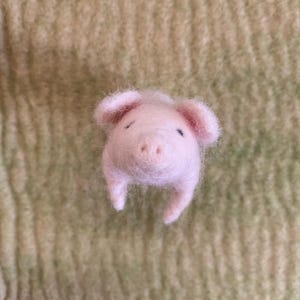 Needlefelted pig - pink