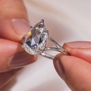 Pear Cut Moissanite Solitaire Ring 4CT, Large Teardrop Engagement Ring, Statement Ring for Her, Big Diamond Ring, Propose Ring