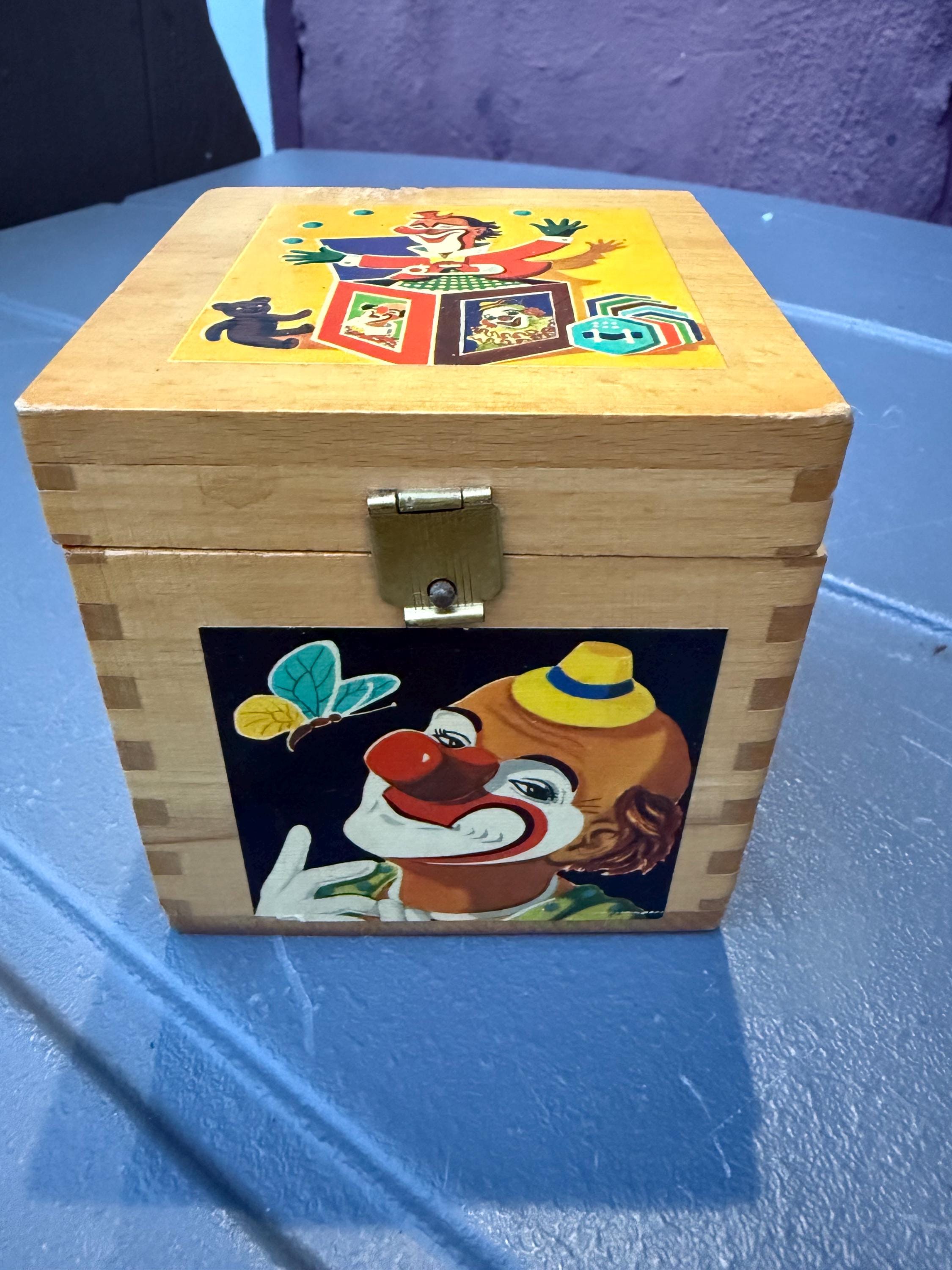 Vintage Hermann Eichhorn Wooden Latch Jack in Box Clown 40s/50s