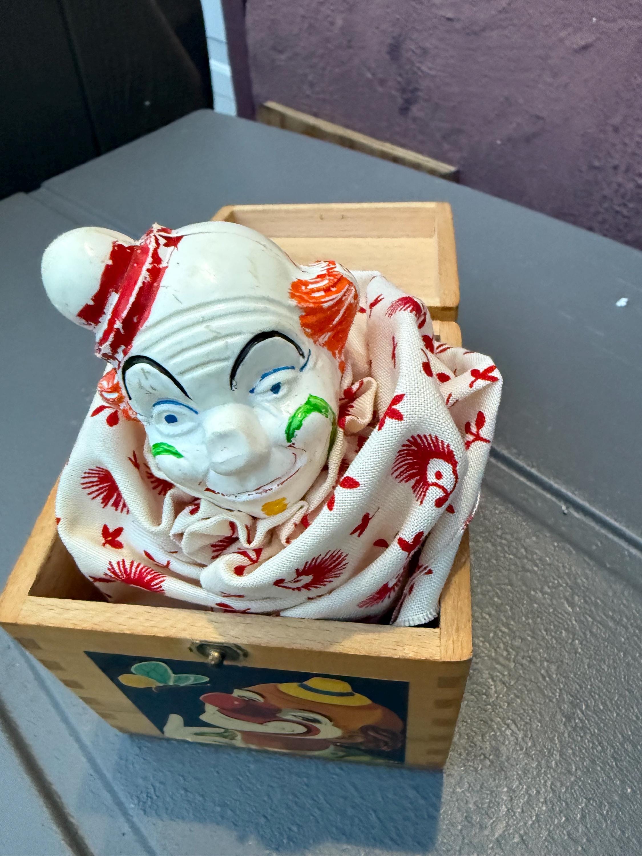 Vintage Hermann Eichhorn Wooden Latch Jack in Box Clown 40s/50s