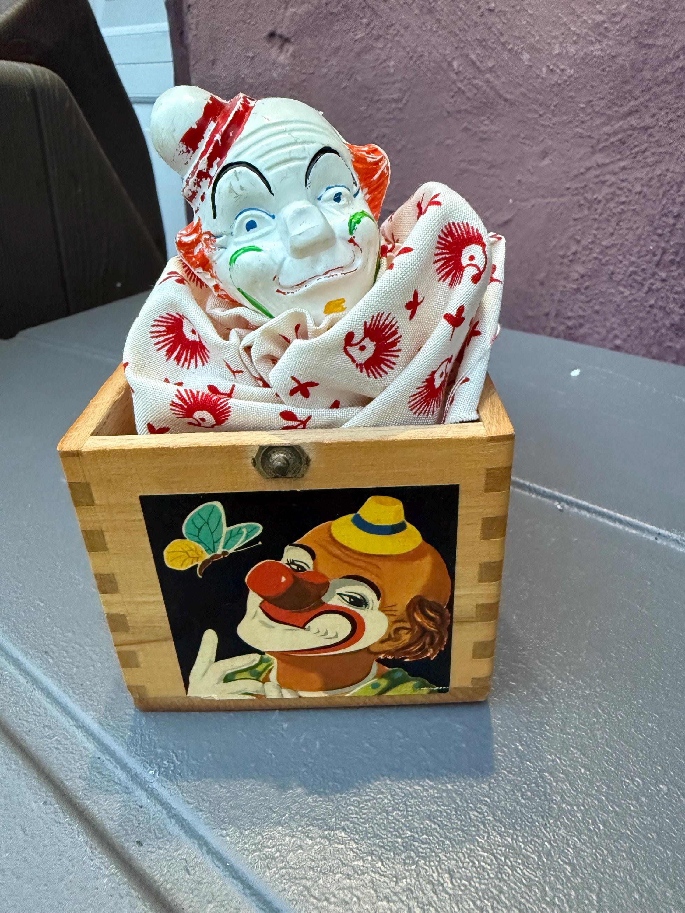 Vintage Hermann Eichhorn Wooden Latch Jack in Box Clown 40s/50s