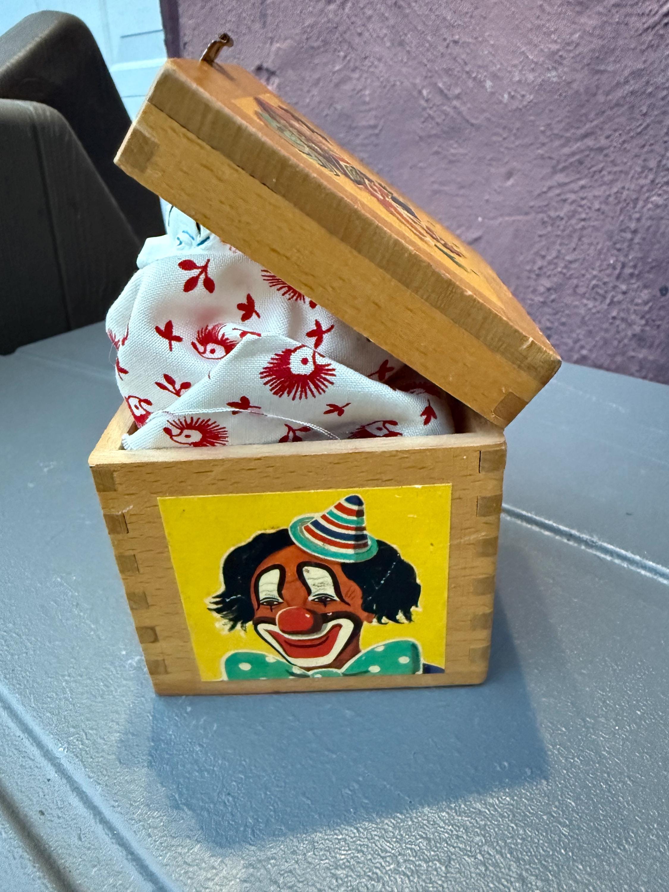 Vintage Hermann Eichhorn Wooden Latch Jack in Box Clown 40s/50s