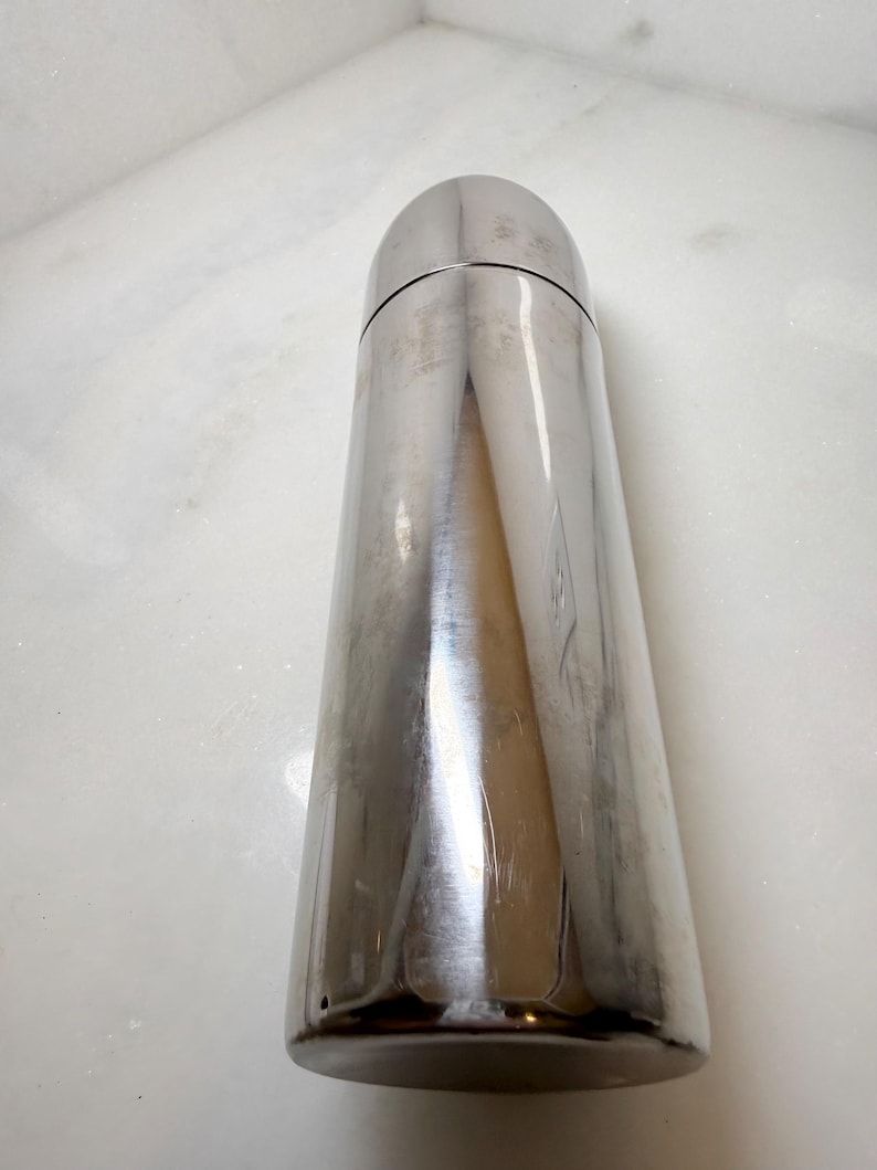 Classic Mid-Century Modern (MCM) bullet-style cocktail shaker torpedo or rocket shaker sleek aerodynamic profile 11 in tall bild 9