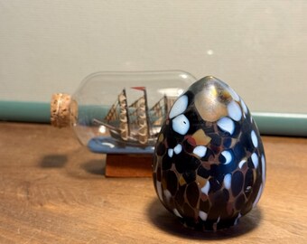 Kosta Boda Art Glass Egg by Monica Backström, Mid-century Modern