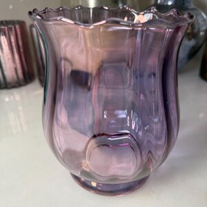 globe cyclone vintage en verre irisé améthyste ou canneberge, vase décoratif ou bougeoir vase violet lavande verre au mercure image 15