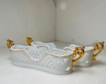 Porcelain tray for holding flatware, food items or trinkets. Excellent vintage condition, set of two (2)