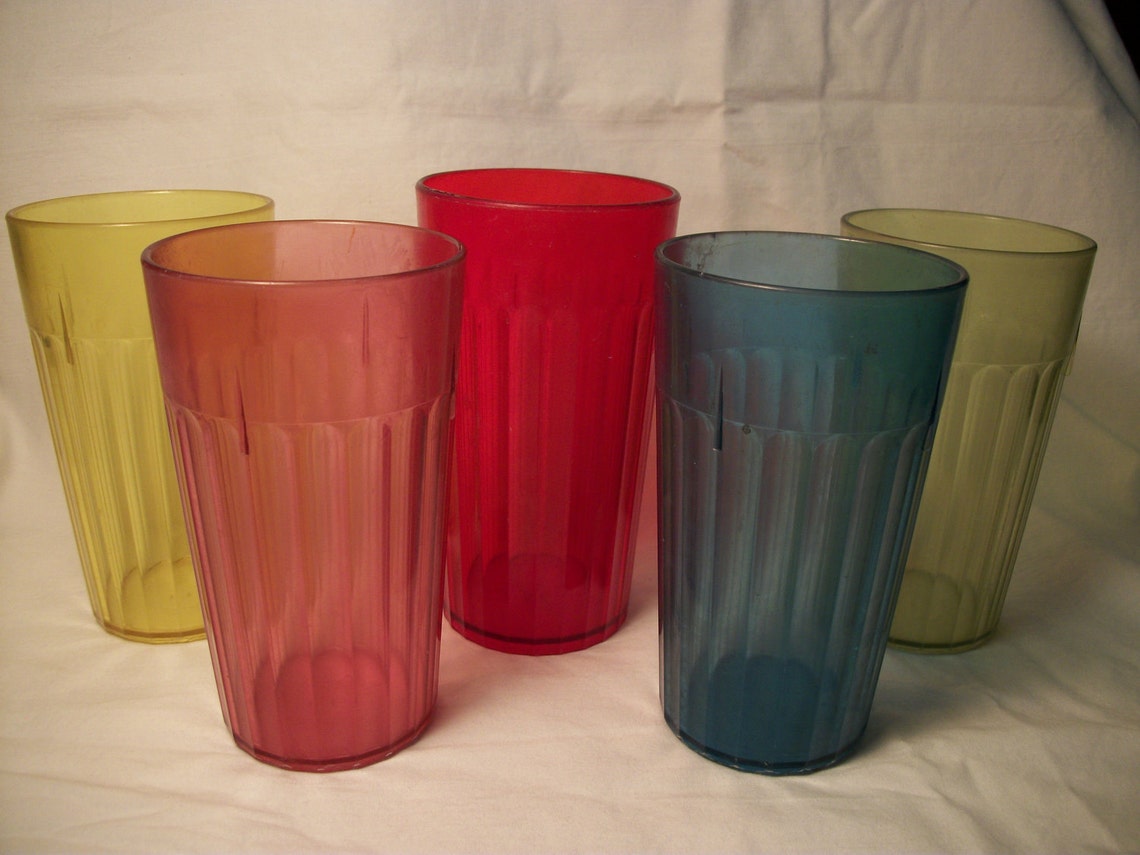 5 Plastic Glasses Vintage Colored Drinking Glasses Etsy