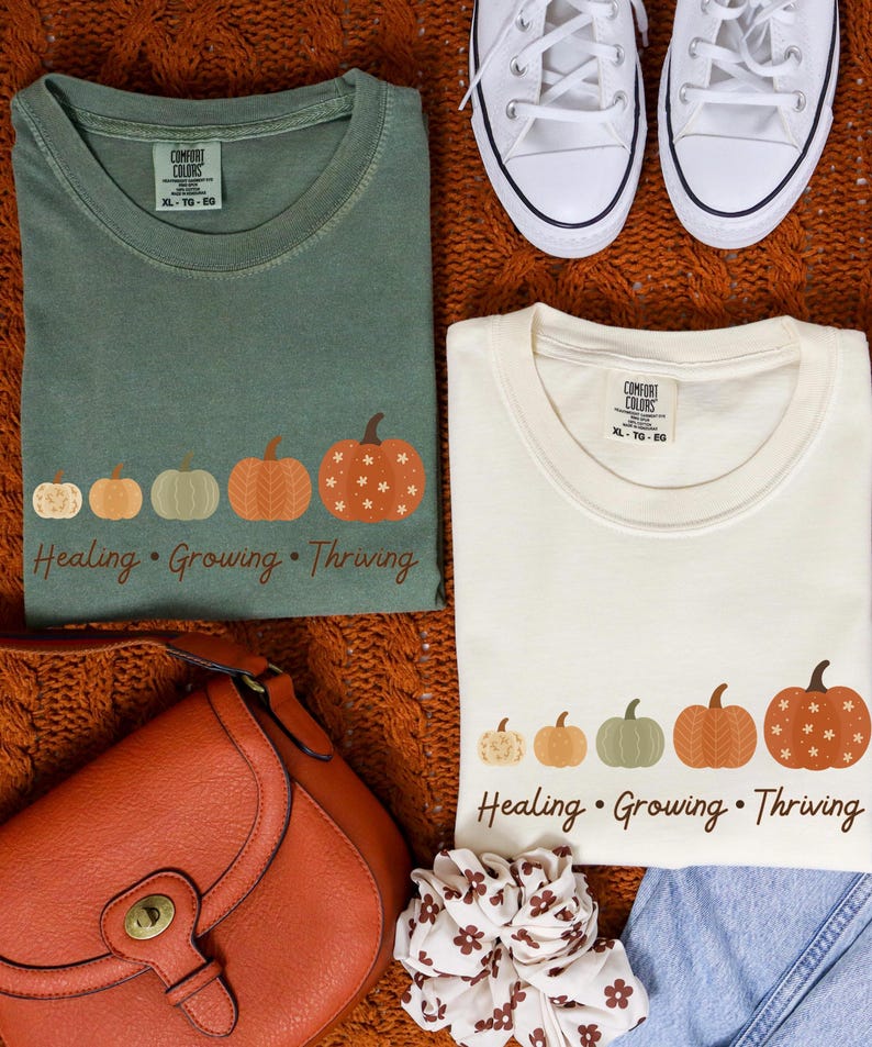 Camiseta con estampado de calabaza de otoño, camiseta para profesores, camiseta de salud mental de otoño, camiseta de Acción de Gracias, colores cómodos, ropa de otoño para profesores imagen 7