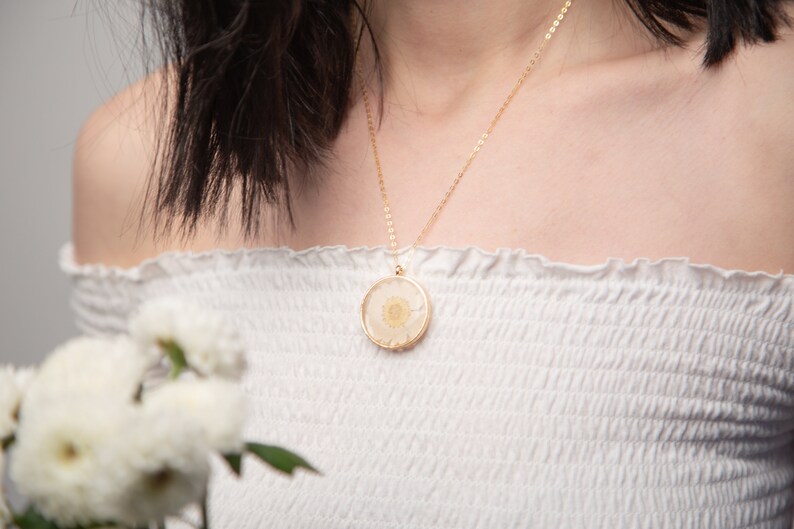 Real Flower Necklace Pressed Flower Necklace Dried Flower Jewelry Daisy Necklace Mothers Day Gift