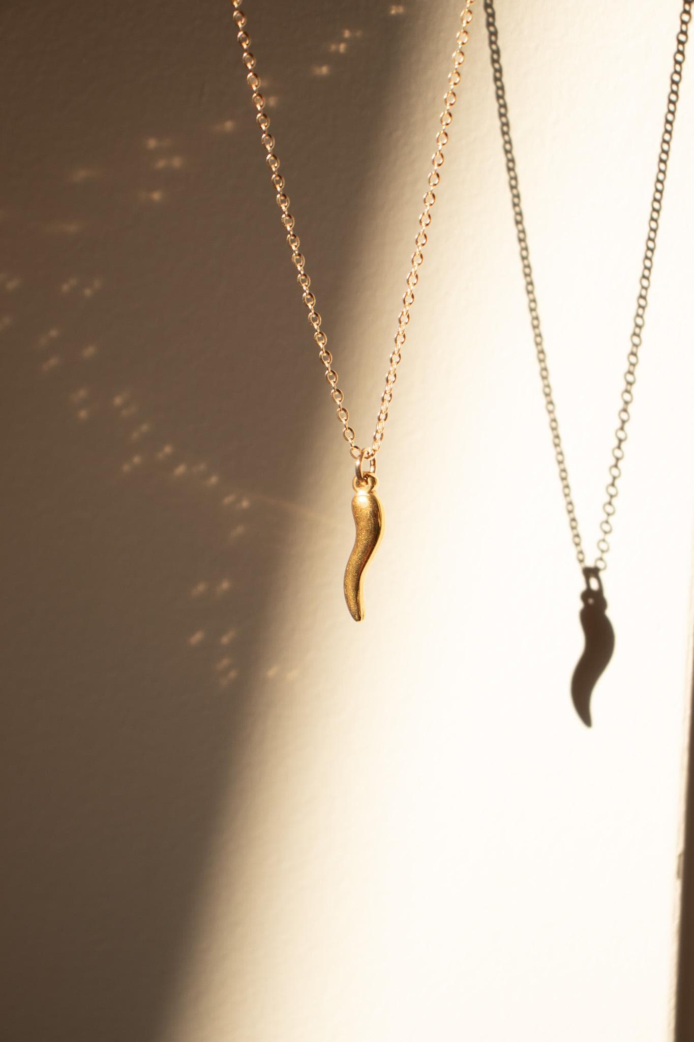 Pendentif Bague Écharpe En Corne Et Cuir - Bijou Ethnique Et Original - Neuf Avec étiquettes