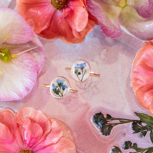 Vergeet-mij-niet-ring | Ring met geperste bloem | Cottagecore bloemenring | 14K gold filled ring | Herdenkingscadeau | Cadeau voor moeder | Echte bloemenring