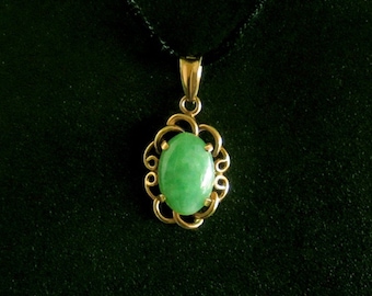 Estate CHINESE Export Old Dynasty Apple JADEITE PENDANT 14k Oro Amarillo 585 Charm