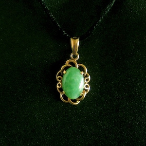 Estate CHINESE Export Old Dynasty Apple JADEITE PENDANT 14k Yellow Gold 585 Charm