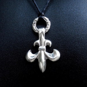 FLEUR de LIS with wreath ring Sterling Silver 925 PENDANT ...medium Goth