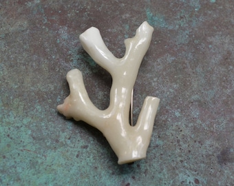 Antiguo Victoriano Deep Sea Blanco Angel Skin CORAL BRANCH Broche Pin 800 Plata