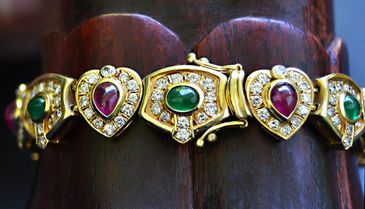 こ*6様 18k Ruby　Emerald　Diamond　Priceless Multi-Gem Ruby Emerald Diamond Ring 18K Classic Bypass. For