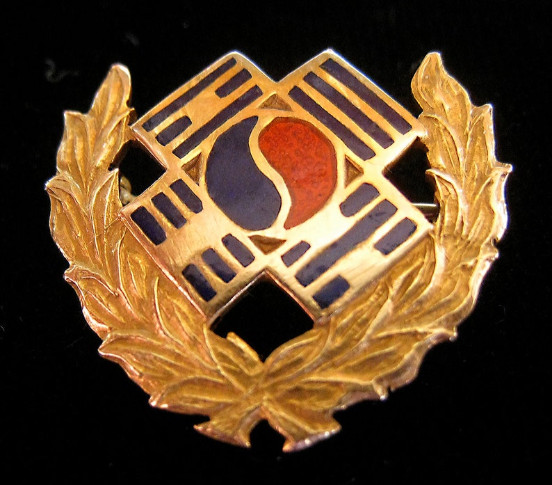 KOREAN Flag 14K GOLD and Enamel Pin Brooch image 1