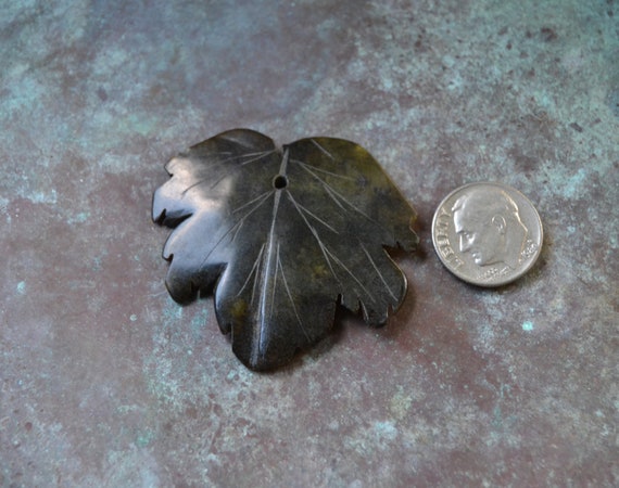 Antique Translucent Nephrite JADE Maple LEAF PEND… - image 2