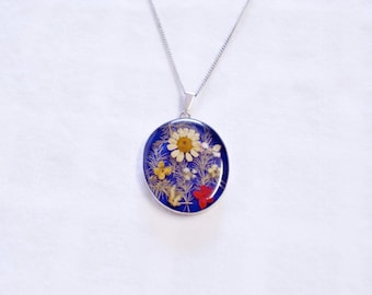 Vintage Encased Real DRIED Pressed FLOWERS in Sterling SILVER Frame Pendant 17" chain