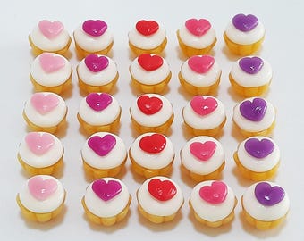 25 Cupcakes de Coração em Miniatura Mistos: Comida de Casa de Bonecas, Argila de Polímero Feita à Mão