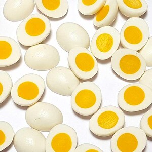 100 Puppenhaus Miniatur Halbgekochte Eier *Puppenminiatur Essen Hälften Frühstückseier Grosshandel Lot Handgemachte Ton