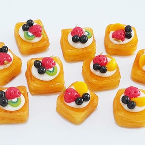 20 Dollhouse Miniature Puff Pastry Fruit Tarts * Doll Mini Food Tiny Pie Dessert Bakery Savory Cake Handmade Clay