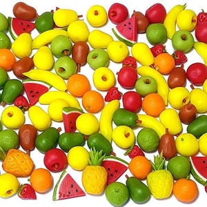 100 Puppenhaus Miniatur gemischte Obst Puppe Mini Essen kleine Äpfel Orangen Birnen Erdbeeren Banane Ananas Großhandel Lot handgemachte Ton