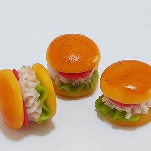 20 Puppenhaus Miniatur Thunfisch Salat Brötchen Sandwiches * Doll Mini Food Bread Tomate Burger Set Handgemacht aus Ton