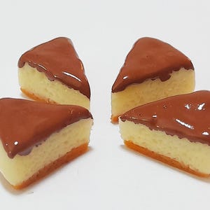 20 Puppenhaus Miniatur Schokolade Kuchen Stücke Puppe Mini Essen winzigen Kuchen Dessert Set handgefertigte Ton