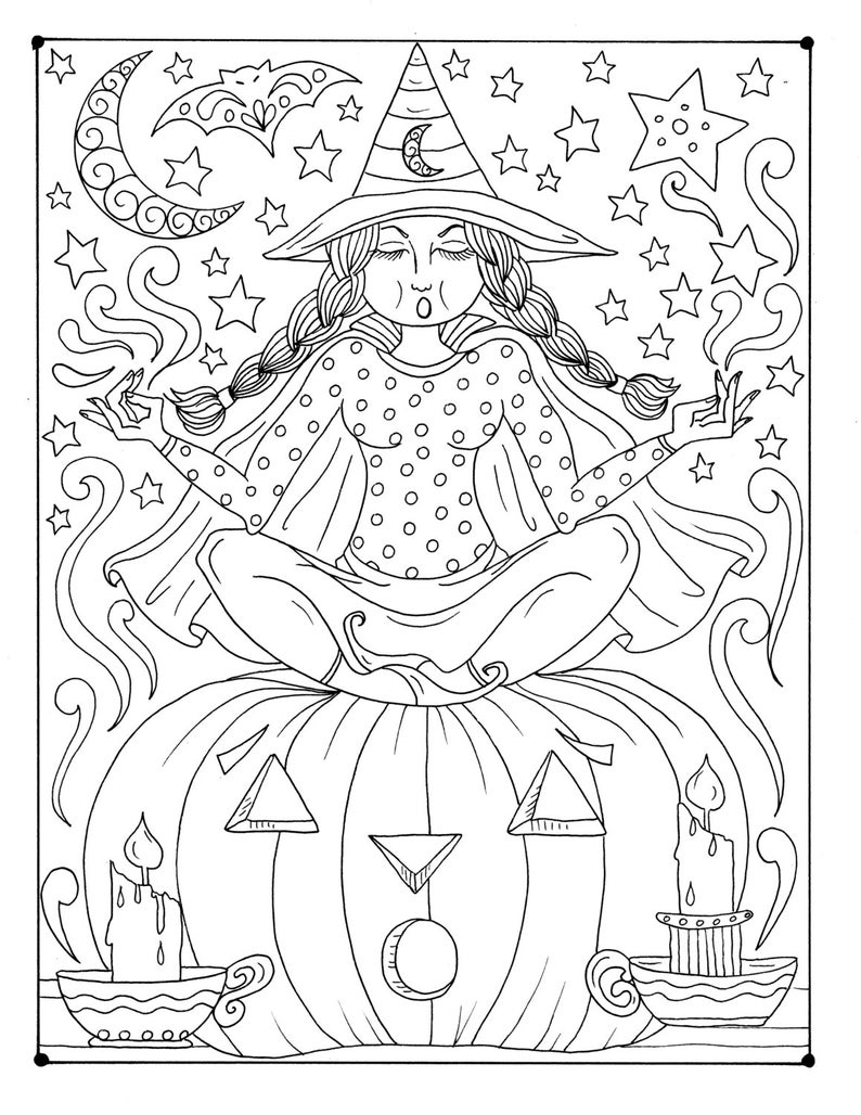 Puede incluir: Un dibujo en blanco y negro de una bruja meditando sobre una calabaza. La bruja lleva un sombrero puntiagudo y una t&uacute;nica larga con lunares. La calabaza tiene una cara tallada con una nariz triangular y una boca en forma de media luna. Hay estrellas y remolinos en el fondo.