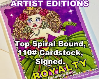 EDICIÓN ARTISTA de cartulina ROYALTY 110#, encuadernada en espiral superior, firmada y enviada en un correo resistente.