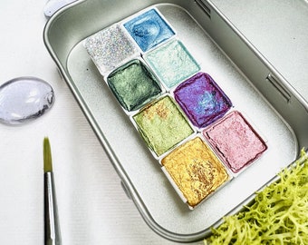 SUMMER DREAMS 8 pan set. Metallics Glitter Mica Watercolor half pans with a cute tin case. Vibrant watercolors.