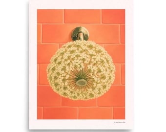 Art mural surréaliste de salle de bain, pomme de douche florale corail et vert, impression de bain fantaisiste