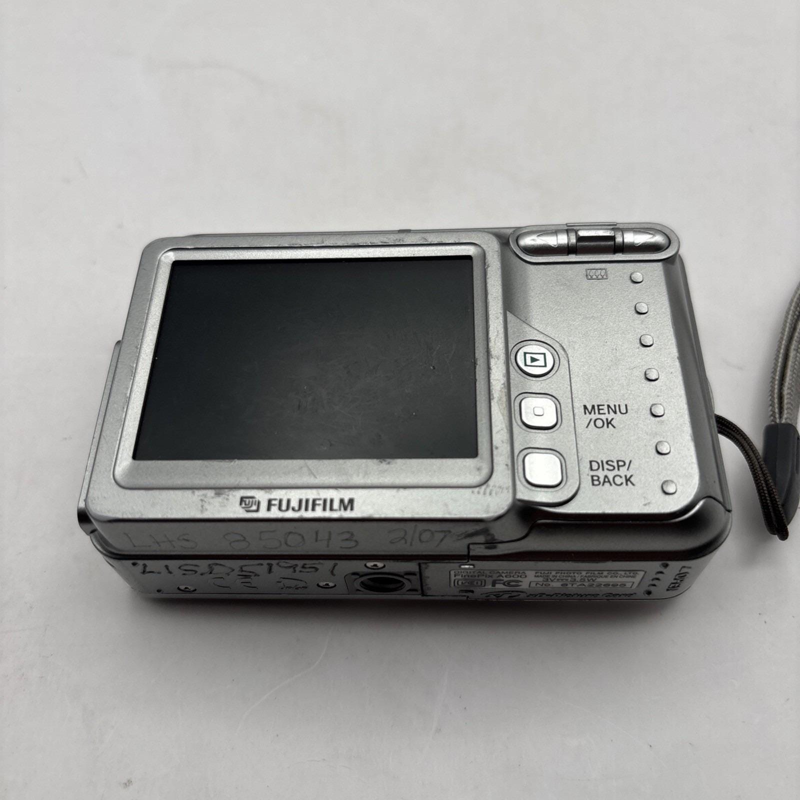 富士フイルム FinePix A600 6.3MP デジタルカメラ シルバー - 動作