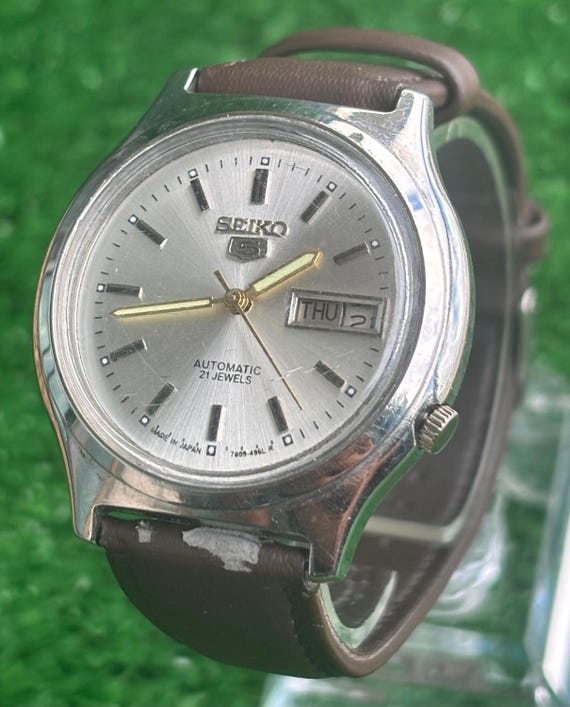 セイコー5 オートマチック - 21石 シルバー文字盤 - 新品同様