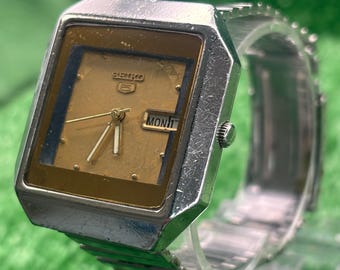 Seiko 5 Automatic - Gold Dial  - Mint Condition - Vintage Watch - Made in Japan