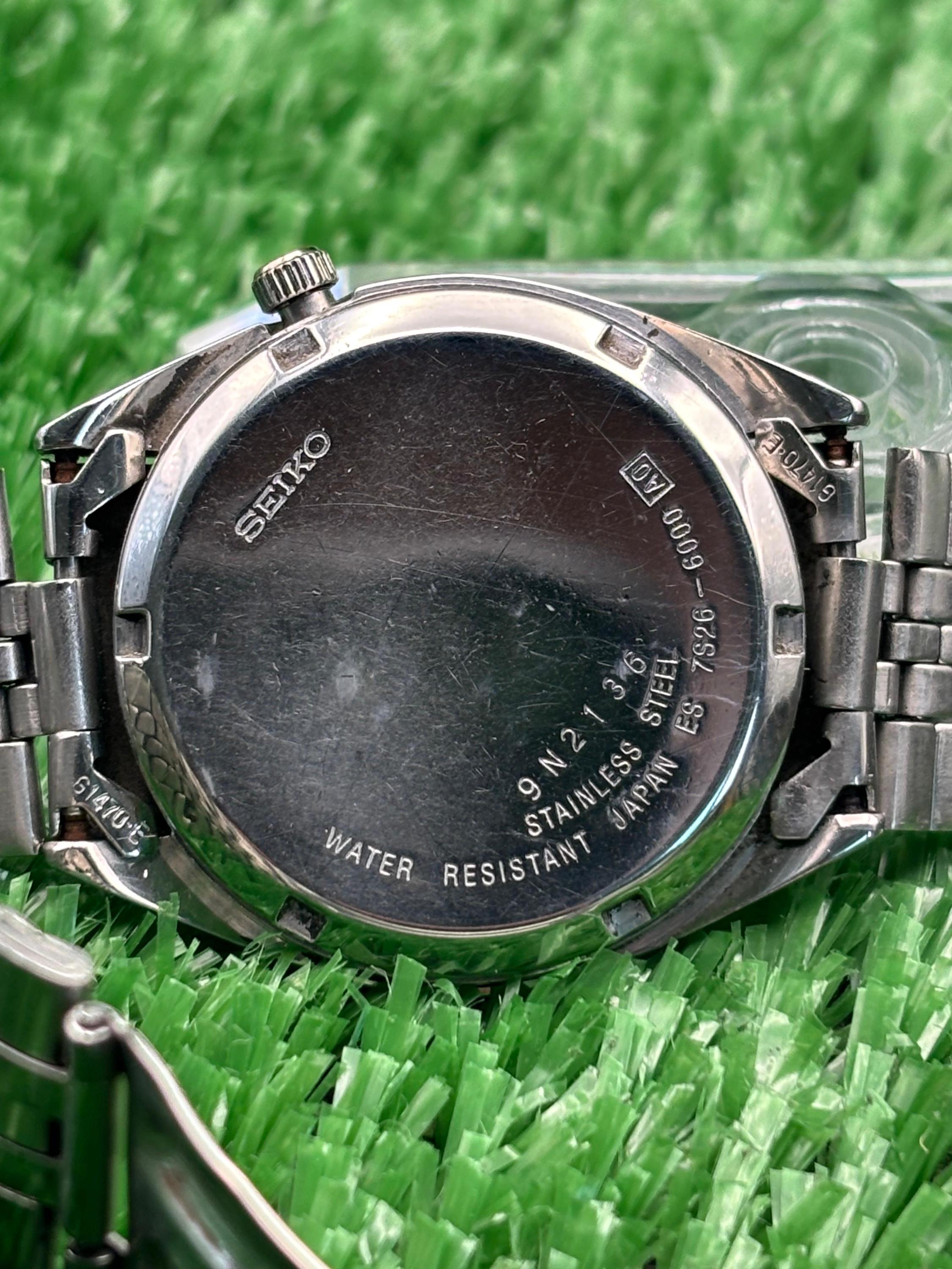 Seiko 5 Automatic - Black Dial - Mint Condition - Vintage Watch