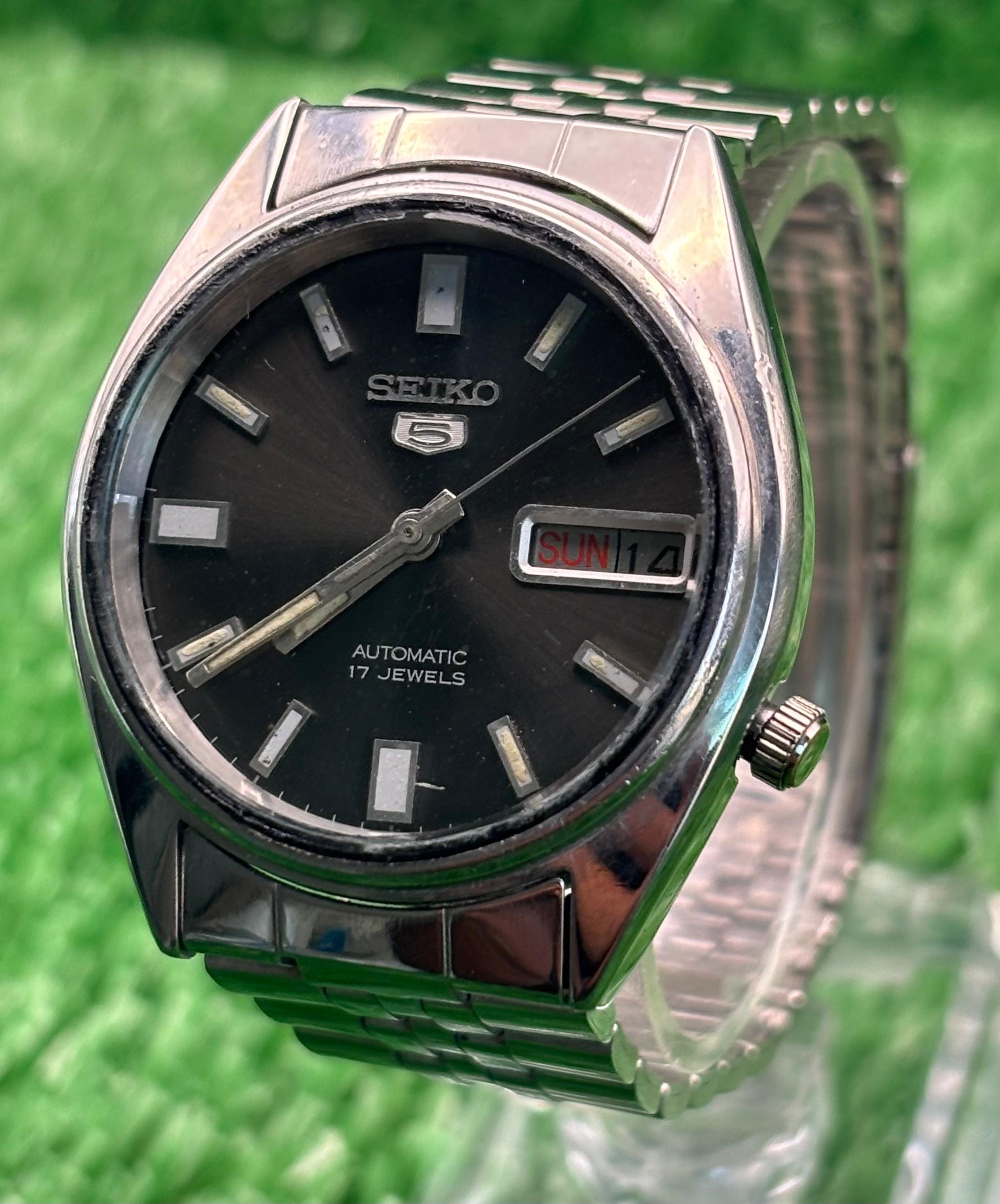 Seiko 5 Automatic - Black Dial - Mint Condition - Vintage Watch