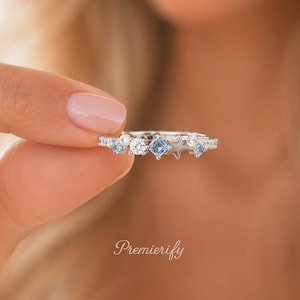 Anillo delicado con forma de estrella, plata de ley 925, cristal azul en forma de diamante, anillo minimalista apilable, joyería celestial, regalo para ella.