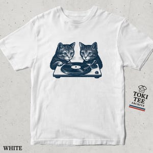 Cute Cat DJ T-Shirt with Turntable Graphic / Vintage Style Vinyl Record Shirt for Music Lovers and Cat Fans / Funny Unisex Kitty Tee