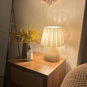 Minimalist Desk Lamp | Pleated Shade | Warm Ambient Glow | 3D Printed Decor | Eco-Friendly Lamp | Sculptural Desk Light | Mushroom Lamp