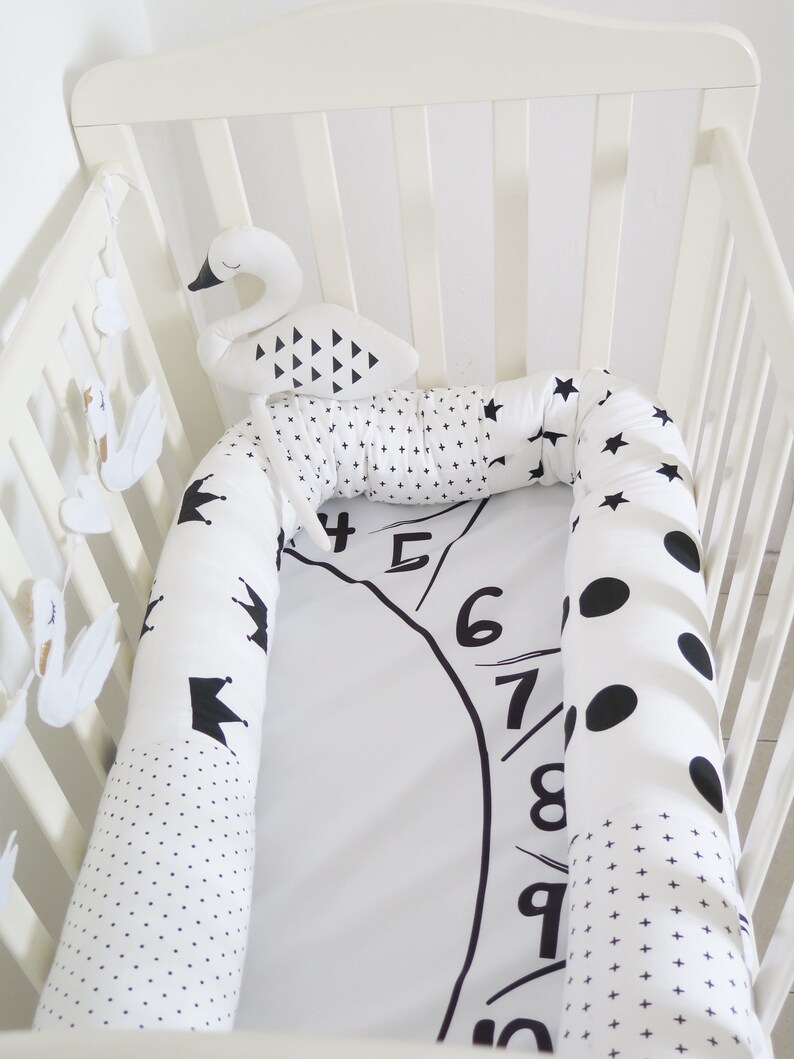 black and white cot bumper