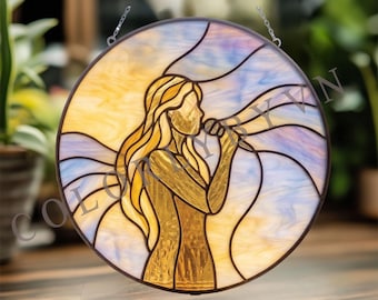 Motivo in vetro colorato con cantante, acchiappasole con donna che canta, pannello rotondo per amanti della musica, arte in vetro con vocalist, elegante decorazione per spettacoli (L167TH)