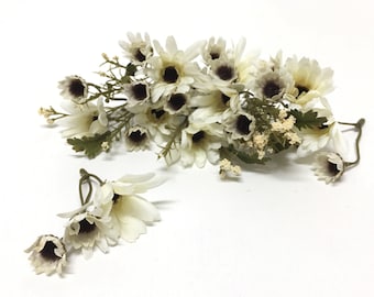 Set Artificial Daisies and Berry Stems - Flower Crown, Halo, Wildflowers, Artificial Flowers, Silk Flowers, Wedding Flowers, Hair Accessory