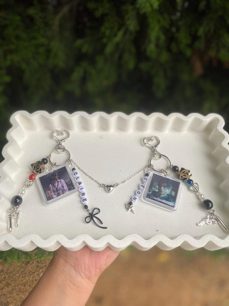 LEON AND CLAIRE Resident Evil Beaded Keychains !! - Etsy