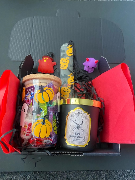 HALLOWEEN GIFT BOX -  spooky gift box !