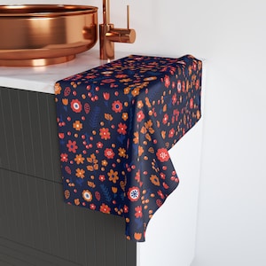 Retro Floral Bath Hand Towel, Bathroom Decor, Housewarming Gift, Floral Hand Towel 70s-Inspired Floral Pattern, Vintage Design, Housewarming