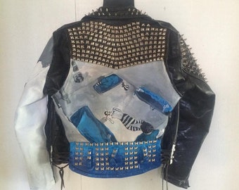 Condado de Adams - Chaqueta de cuero con tachuelas pintadas