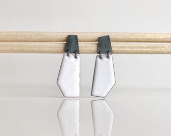 Geometric white enamel and oxidezed silver earrings